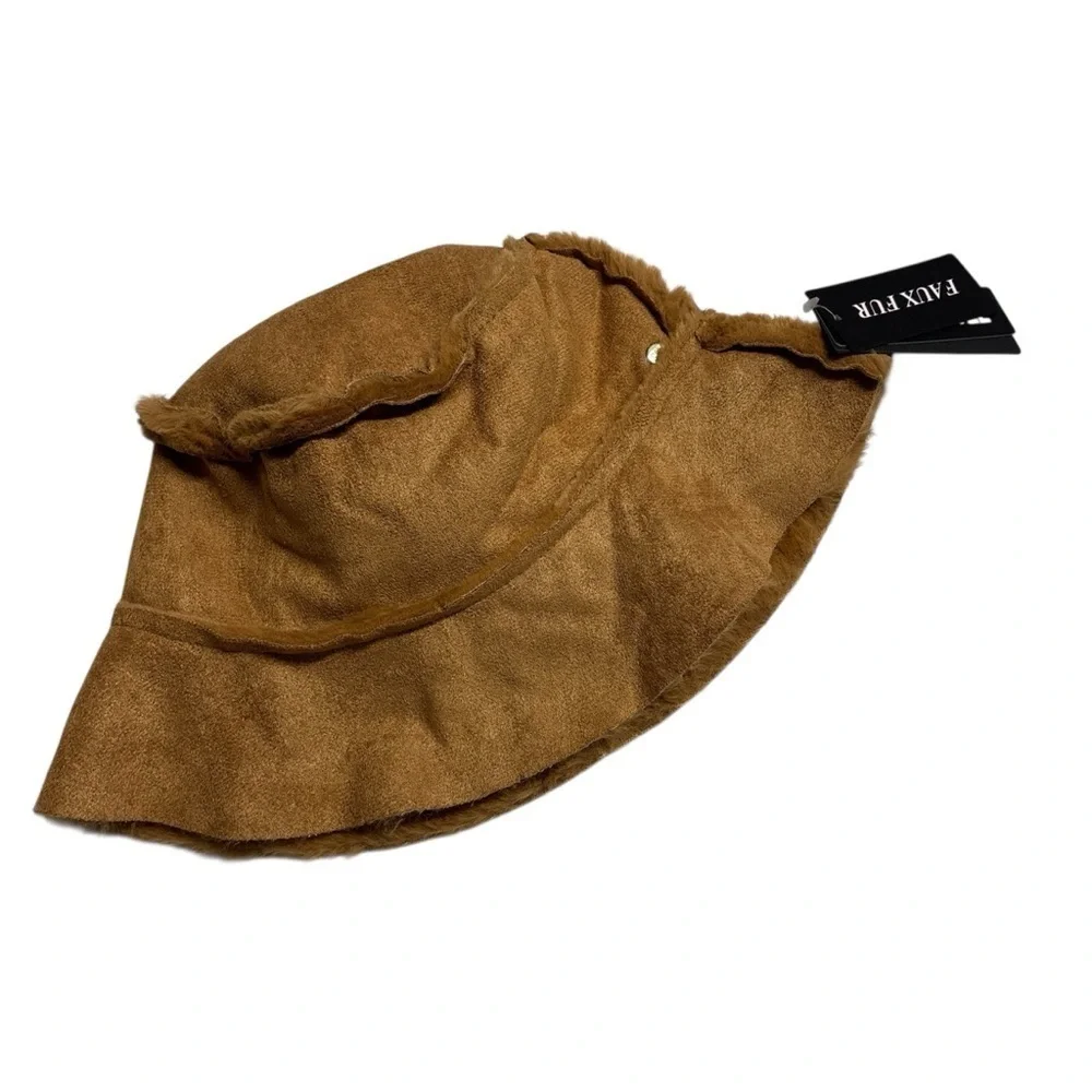 STEVE MADDEN Faux Fur Reversible Bucket Hat